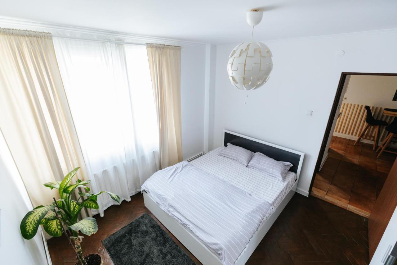 Zaza Apartament - Central Area, With Balcony Târgu Jiu Exterior foto